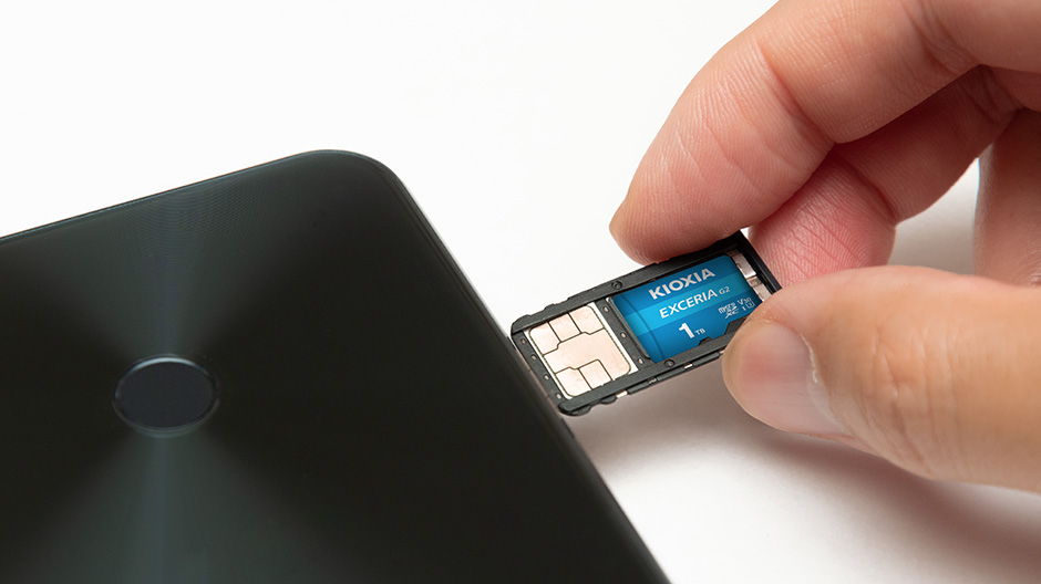 1TB%20KIOXIA%20EXCERIA%20G2%20MICRO%20SDXC%20U3%20V30%204K%20100%20MB/s%20LMEX2L001TG2