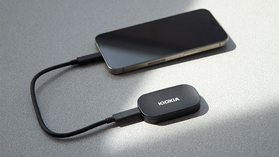 KIOXIA%20EXCERİA%20PLUS%20G2%20LXD20K001TG8%201TB%201050/1000MB/s%20USB%203.2%20GEN2%20TYPE-C%20TAŞINABİLİR%20SSD%20DİSK